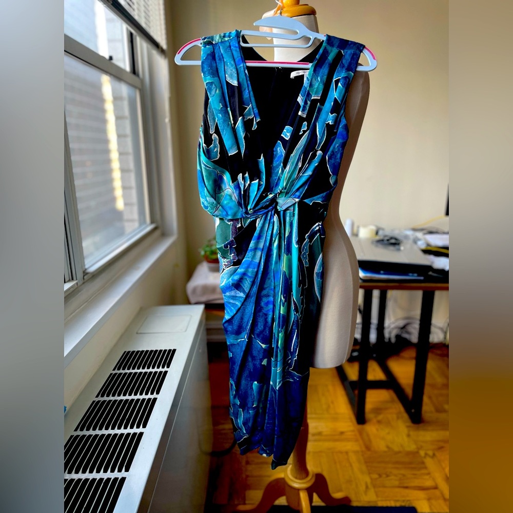 NWOT. DVF Silk blue dress.